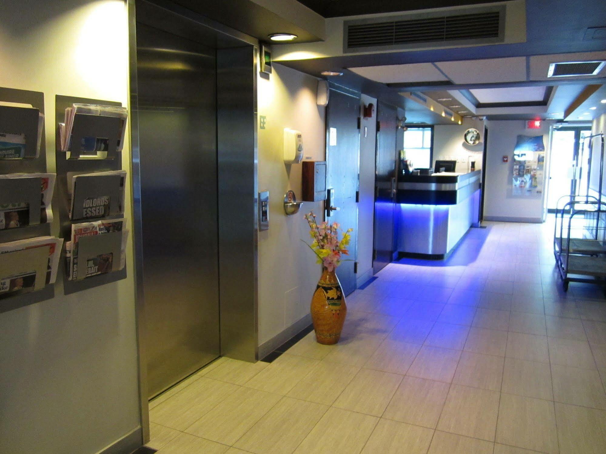 Auberge De La Gare Gatineau Ngoại thất bức ảnh